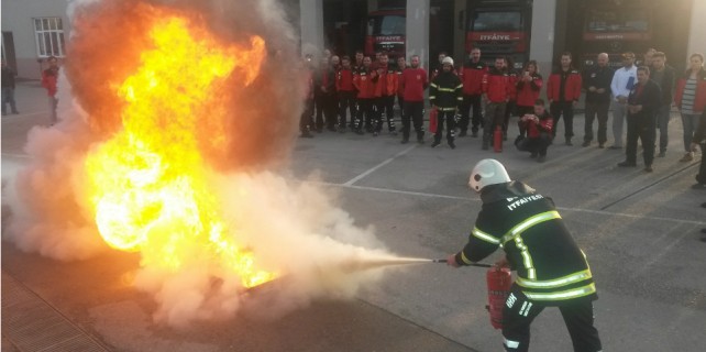 Bursa'da arama kurtarma ekiplerine yangın eğitimi