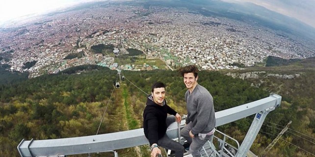 Dünyanın en uzun teleferiğinde tehlikeli selfie