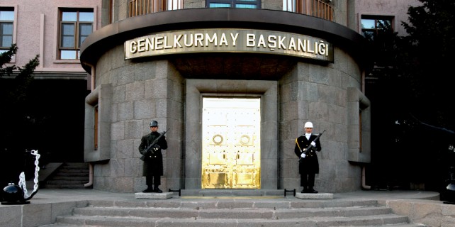 Darbe seslerine TSK'dan tokat gibi cevap...