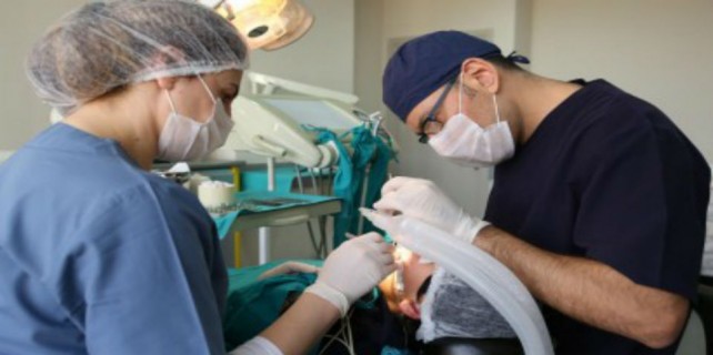 Engellilerin diş tedavileri ihmal edilmemeli