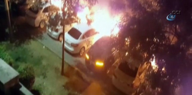 17 aracı böyle kundakladılar