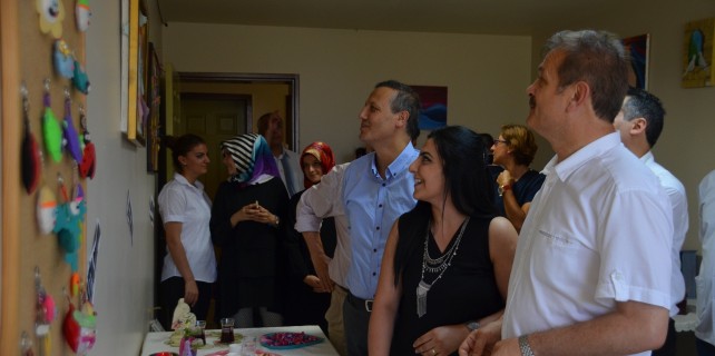 Hastaların yaptığı el işleri sergilendi