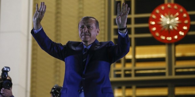 Erdoğan demokrasi nöbetine Külliye'de noktayı koydu