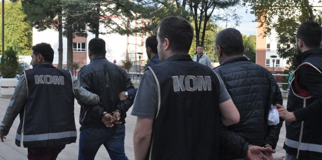 Bursa'da 12 zehir taciri tutuklandı