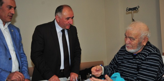 Başkan Çağlayan hastalarla yakından ilgilendi