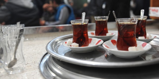 Dolar bozdurana çaylar şirketten..!