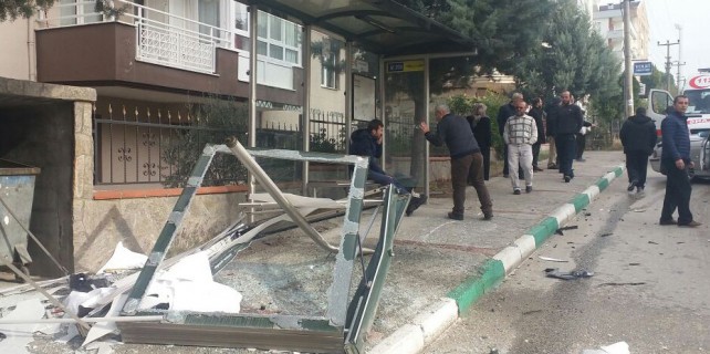 Bursa'da film gibi kaza. Facia teğet geçti..!