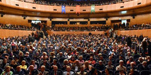 Bursa'da yüzlerce kişi onun için akın etti...