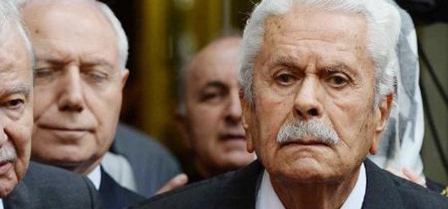 İsmet Sezgin hayatını kaybetti..!