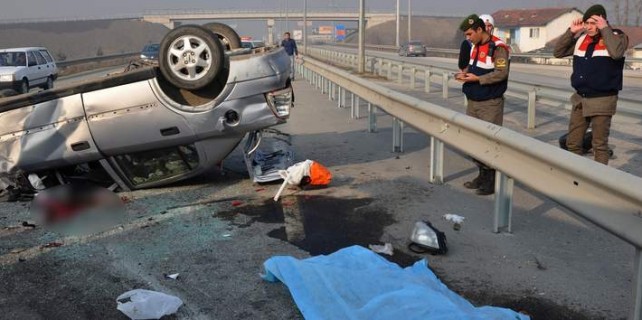 Bursa'da feci kaza...Taklalar attı