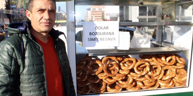Dolar bozdurana simitler Gazi'den