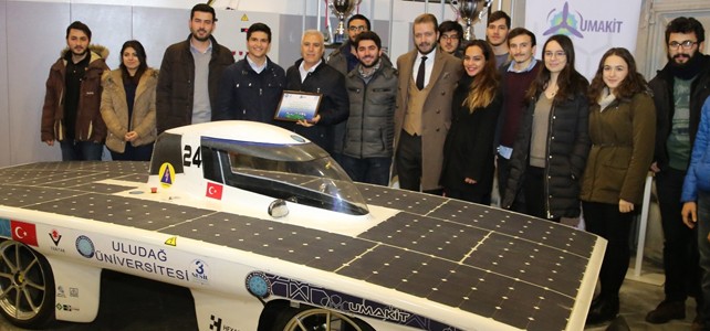 Bursalı öğrencilerden geleceğin otomobili