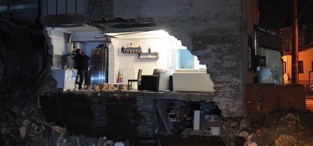 Sabaha karşı birden çöktü