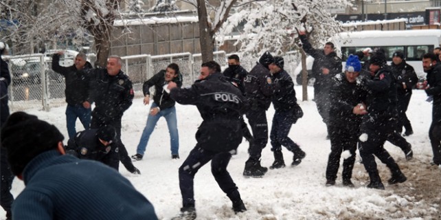 Bu da çevik kuvvetin moral savaşı