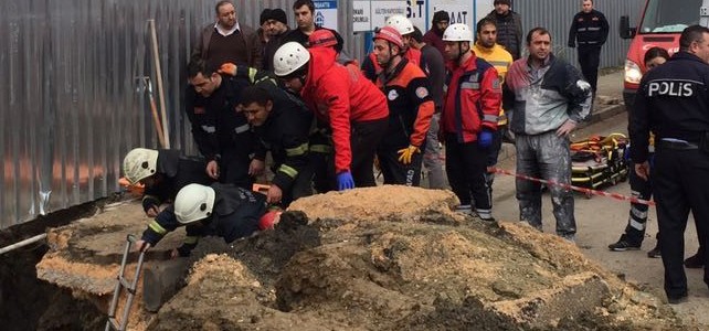 Bursa'da toprak göçtü..! 1 kişi altında kaldı