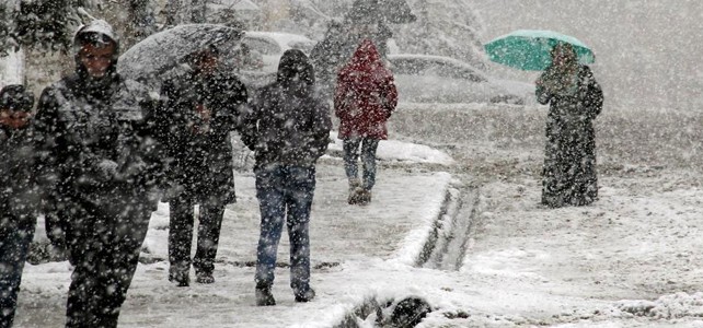 Bursa'ya kar geliyor