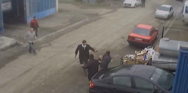 Dehşet dakikaları..! Kimse durduramadı