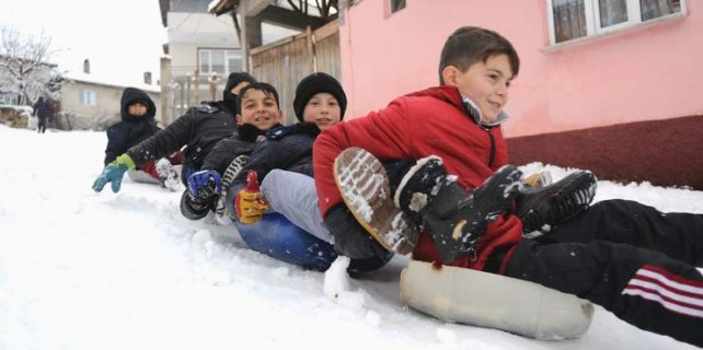 Bursa'da okullara kar tatili...