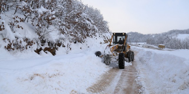 Bursa'da 152 mahallede karla mücadele