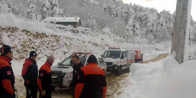 Bursa'da 3 gün karda mahsur kaldılar... Bakın nasıl kurtuldular?