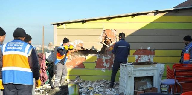 Kaçak kafeye balyoz