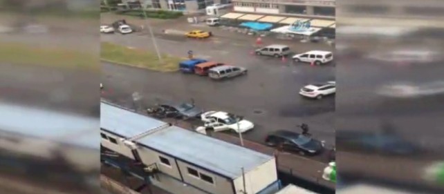 İzmir'de patlama sonrası çatışma anı