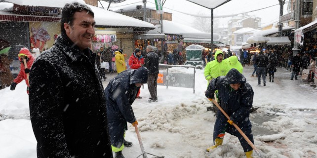 Başkan Dündar, Karla Mücadele Çalışmalarını Denetledi