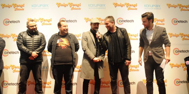 Çalgı Çengi İkimiz oyuncuları Bursalılarla buluştu