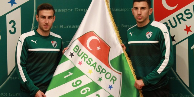 Bursaspor'da çifte imza