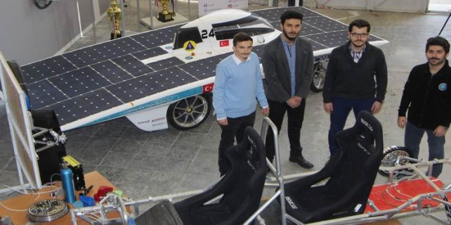 Hidrojenli otomobilin motorunu bakın nereye koydular?