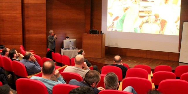 Canlı yayında böbrek ameliyatı