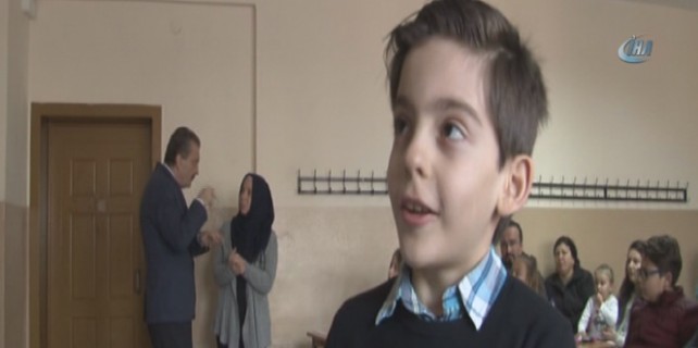 Bu çocuk bir dahi... 8 yaşında ilkokulu bitirdi!
