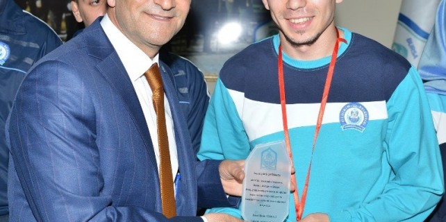 Yıldırımlı şampiyonlar engel tanımıyor