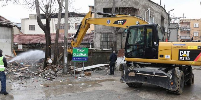 Bursa'da 8 bina yıkıldı