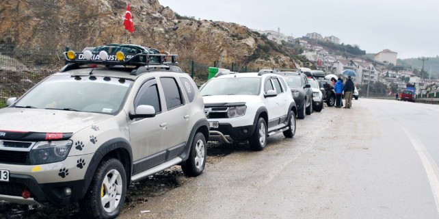 Off Road tutkunlarından teröre lanet konvoyu