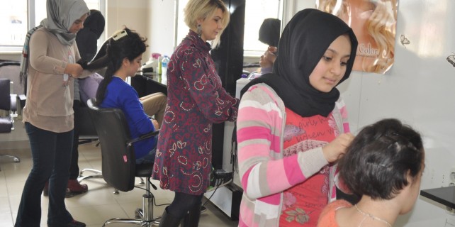 Hem öğreniyor, hem kazanıyorlar