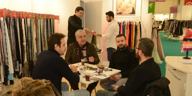Bursalı tekstilciler Paris'te
