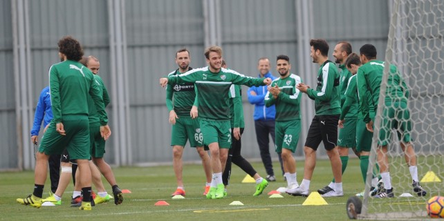 Bursaspor'dan Fenerbahçe maçı öncesi neşeli antrenman