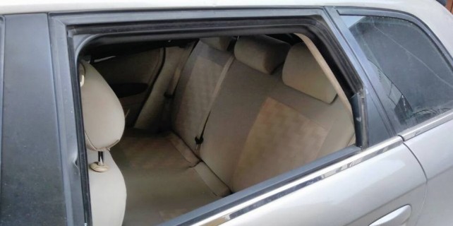 Bursa'da araçların camlarını patlattılar