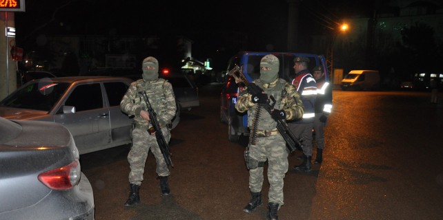 Bursa'da özel harekatla huzur operasyonu