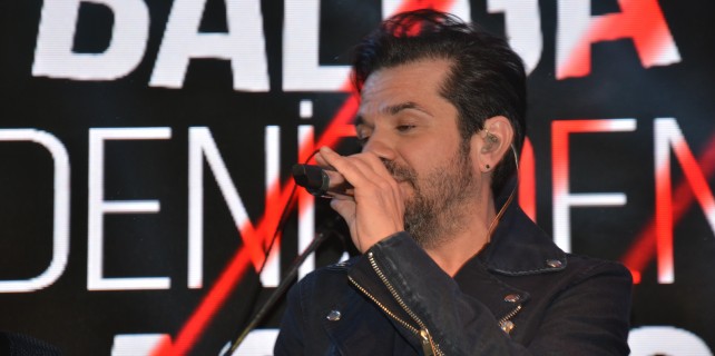 Kenan Doğulu zirveyi eritti