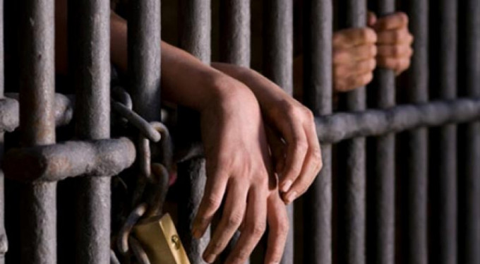 FETÖ'cü avukat cezaevine bakın ne sokmak istedi?