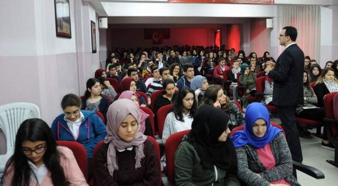 Sınav kaygısı 28 öğrencinin ölümüne yol açtı