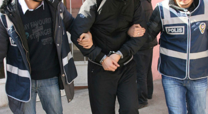 O öğretmenler gözaltında!