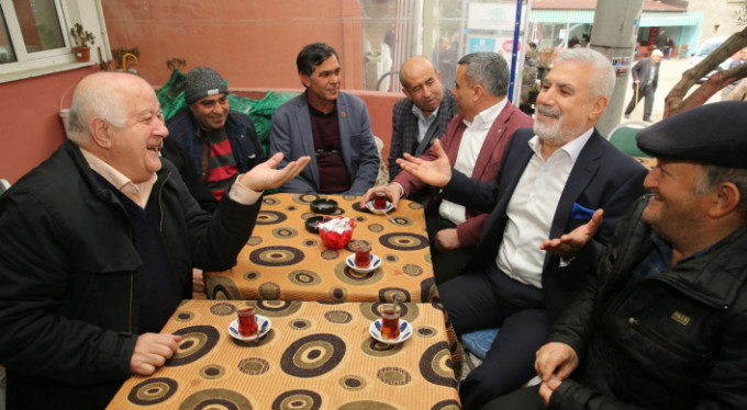 Bozbey bu mahallede herkesle tek tek görüştü!