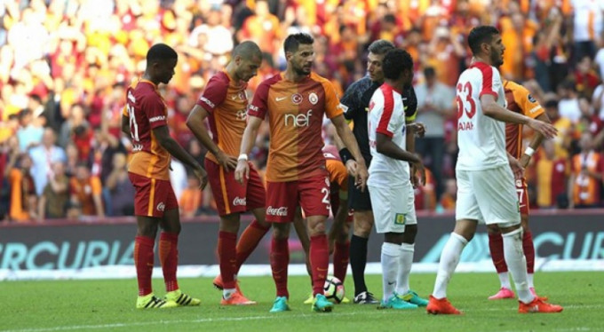 Antalyaspor-Galatasaray maçında flaş değişiklik!