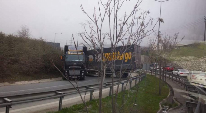 Bursa trafiğini kilitleyen kaza