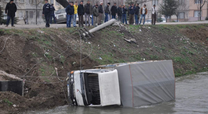 Bursa'daki kazada can pazarı!