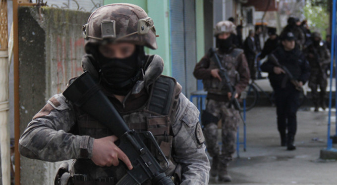 Büyük operasyon! 39 kişi gözaltında...