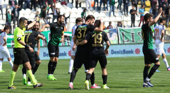 Başakşehir'e Akhisar şoku!